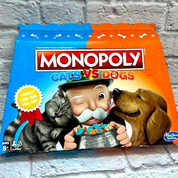 Monopoly Cats VS Dogs sealed - Picture 1 of 6